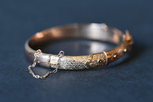 Load image into Gallery viewer, Edwardian (1907) 9 Ct Two Tone Gold Buckle Bangle
