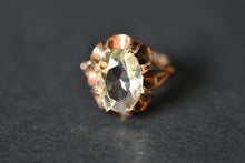 Load image into Gallery viewer, Estate / Vintage 9 Ct Gold &amp; Citrine Cocktail Ring
