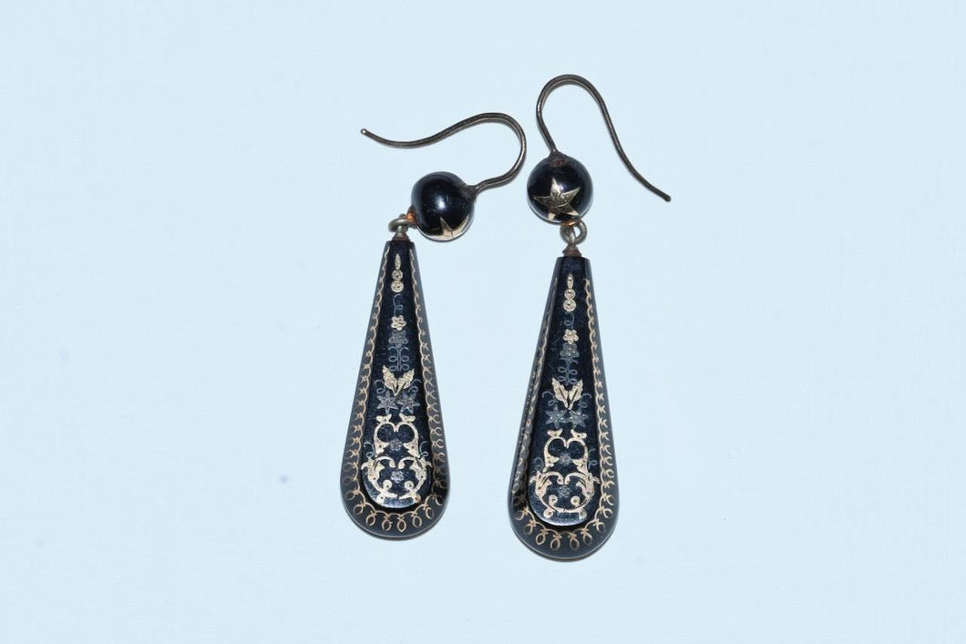 A Late Victorian Pair of Piqué Inlaid Drop Earrings