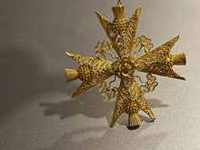 Load image into Gallery viewer, Georgian Cannetille 20 Karat Pendant / Brooch ca. 1820-1830
