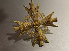 Load image into Gallery viewer, Georgian Cannetille 20 Karat Pendant / Brooch ca. 1820-1830
