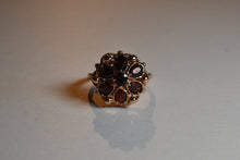 Load image into Gallery viewer, Estate / Vintage 9 Carat Garnet Cluster Ring
