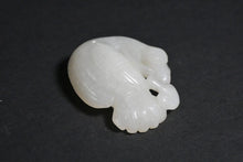 Load image into Gallery viewer, Qing Dynasty (1800s) Jade Crane Figural Group
