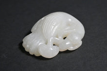 Load image into Gallery viewer, Qing Dynasty (1800s) Jade Crane Figural Group
