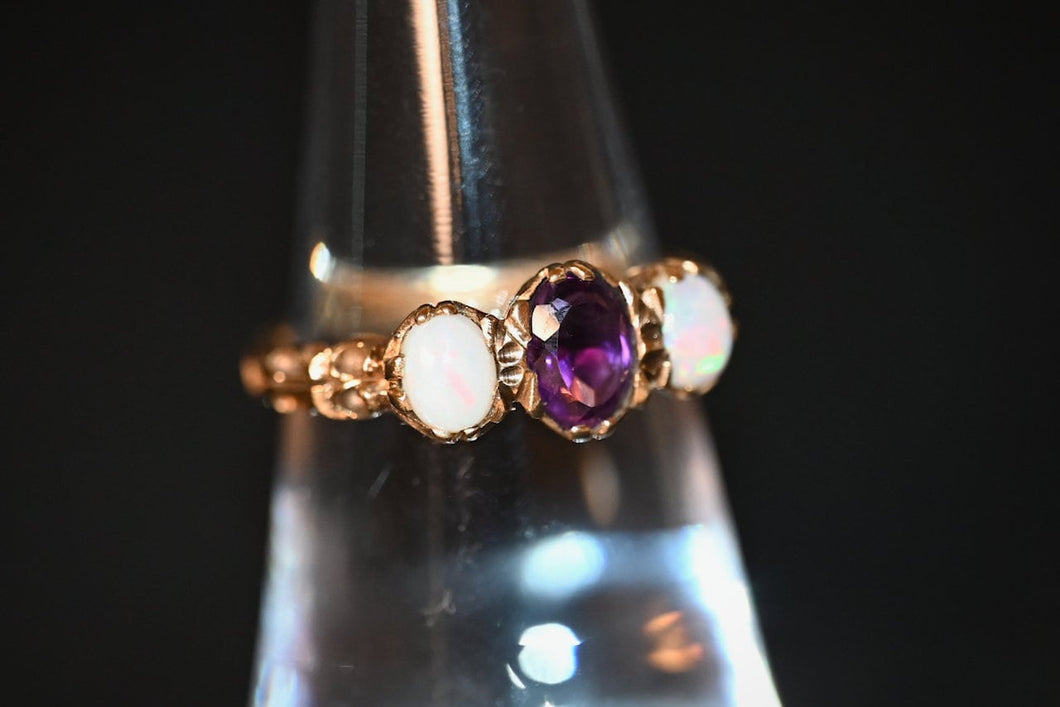 Vintage / Estate 9 Ct Opal & Amethyst Ring