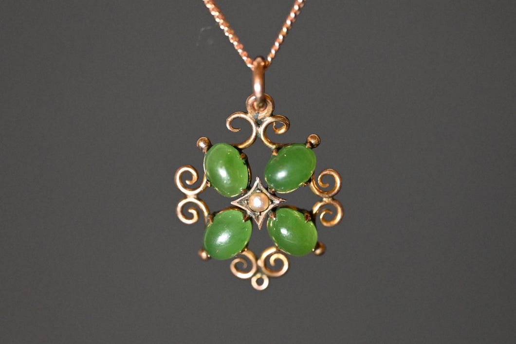 Antique 9 Carat Gold Chrysoprase Clover Pendant