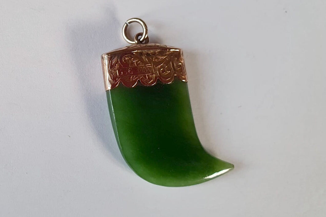 Victorian 9 Carat Gold Whale's Tooth (Rei Niho) Pounamu Pendant